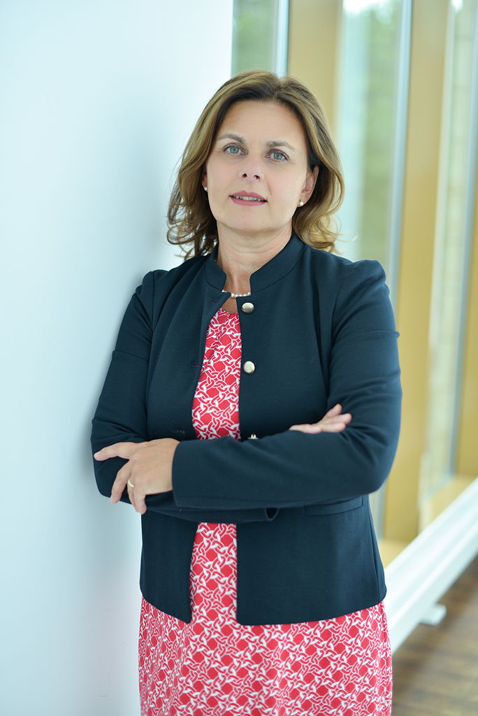 Dr. Karin Schubart